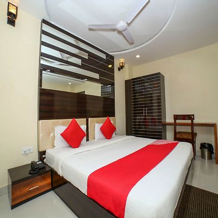 Oyo 7367 Hotel Dessert Palm Gwalior Exterior foto